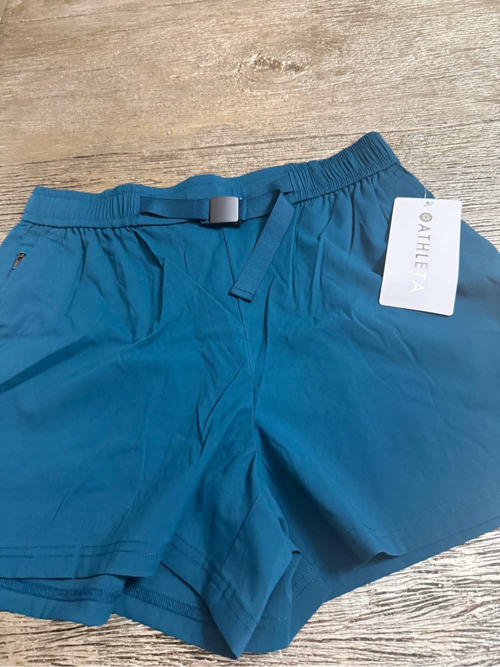 Athleta highland utility short small NWT